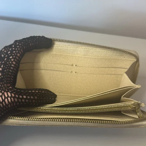 Louis Vuitton Damier Azure Long Zippy Wallet - Picture 16 of 16